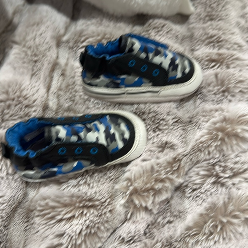 Robeez 6-12 months shoes